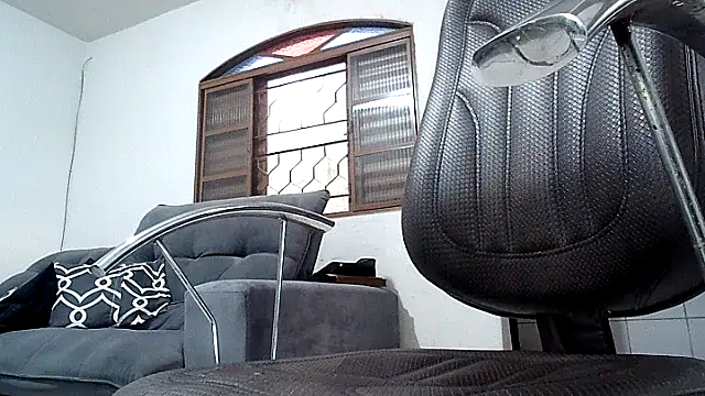 Snapshot of CherrylBee2022 chatting on February 23, 8:39 pm CherrylBee2022 online show from February 23, 8:39 pm