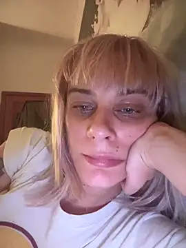 Snapshot of MarikaWild93 chatting on December 5, 10:23 pm MarikaWild93 online show from December 5, 10:23 pm