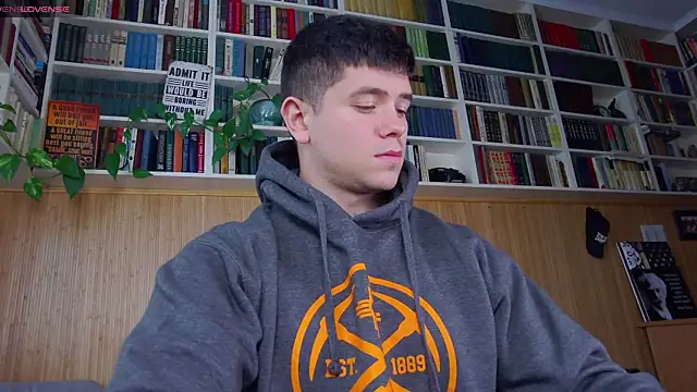 Snapshot of Arilas_ chatting on September 26, 7:01 am Arilas  online show from September 26, 7:01 am