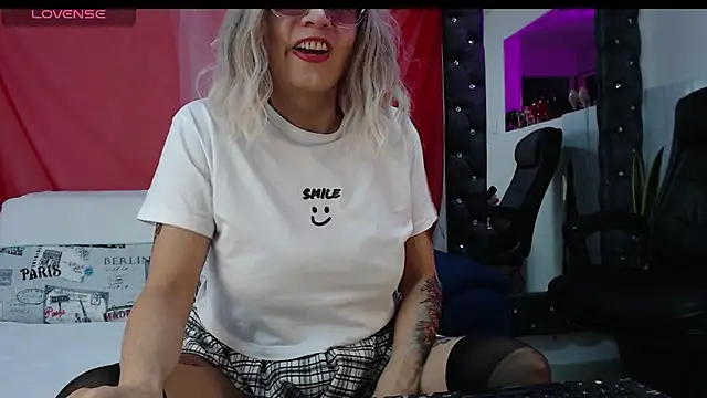 kimberlybirdx online show from November 11, 5:35 pm