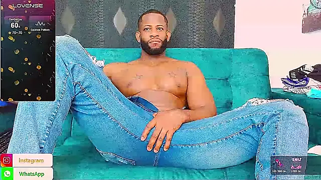 Snapshot of marcell_22cm chatting on November 16, 10:48 pm marcell 22cm online show from November 16, 10:48 pm