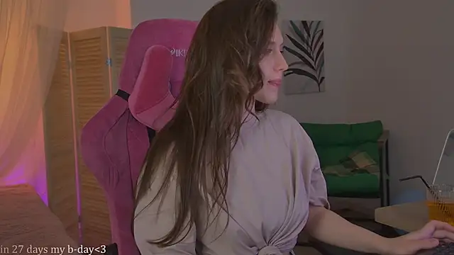 JennyDens online show from April 22, 5:03 pm