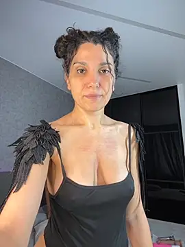 Snapshot of _CurlySue_ chatting on September 30, 10:31 am CurlySue online show from September 30, 10:31 am