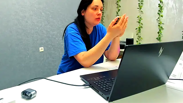 WorshipLilit online show from May 12, 5:54 pm