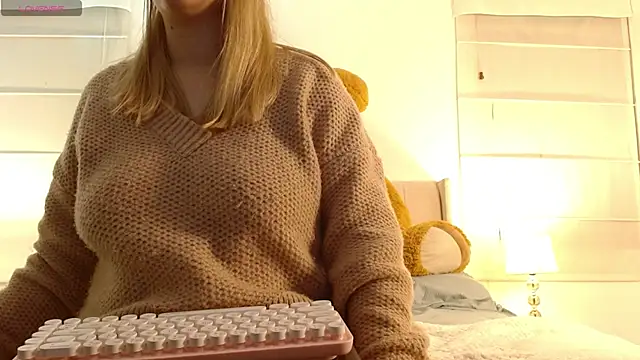 Snapshot of thamarajane chatting on January 4, 11:27 pm thamarajane online show from January 4, 11:27 pm