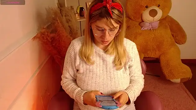 Snapshot of thamarajane chatting on January 22, 12:27 am thamarajane online show from January 22, 12:27 am