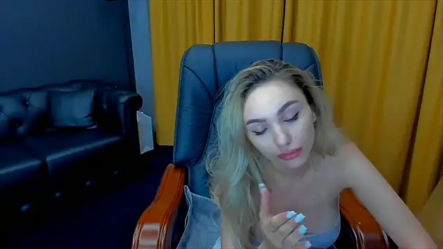 HaleySweet18 online show from July 21, 11:40 pm