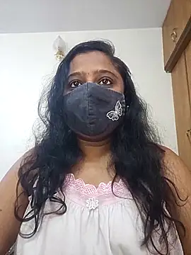 Snapshot of sexynayan23 chatting on October 6, 5:49 am sexynayan23 online show from October 6, 5:49 am