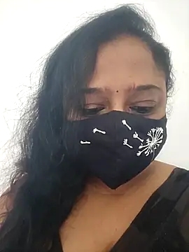 Snapshot of sexynayan23 chatting on October 25, 5:04 am sexynayan23 online show from October 25, 5:04 am