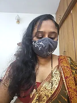 Snapshot of sexynayan23 chatting on November 5, 5:18 am sexynayan23 online show from November 5, 5:18 am