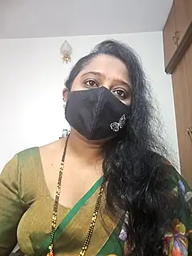 Snapshot of sexynayan23 chatting on November 28, 4:59 am sexynayan23 online show from November 28, 4:59 am