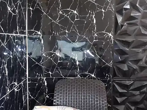 Snapshot of MissKeanna chatting on December 17, 11:59 pm MissKeanna online show from December 17, 11:59 pm