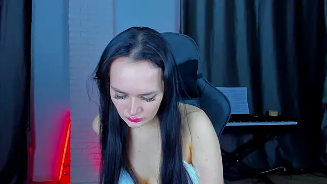 Snapshot of QueenAliss chatting on February 11, 2:24 pm QueenAliss online show from February 11, 2:24 pm