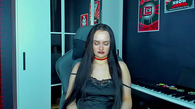 Snapshot of QueenAliss chatting on February 23, 3:24 am QueenAliss online show from February 23, 3:24 am