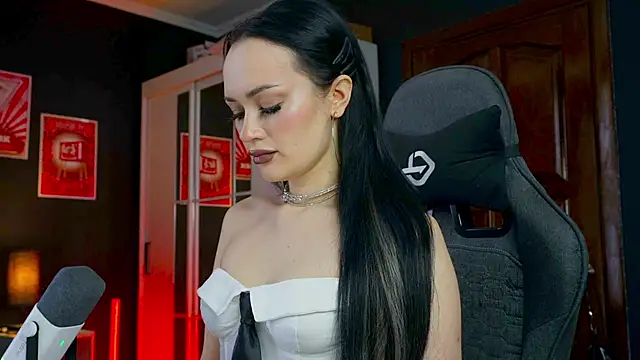 QueenAliss online show from January 18, 7:23 am