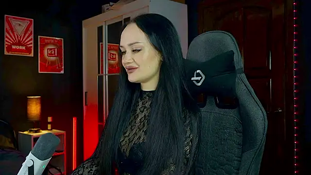 QueenAliss online show from February 14, 6:21 am