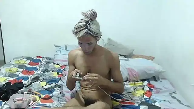 Snapshot of -Anarka- chatting on April 12, 12:04 am -Anarka- online show from April 12, 12:04 am