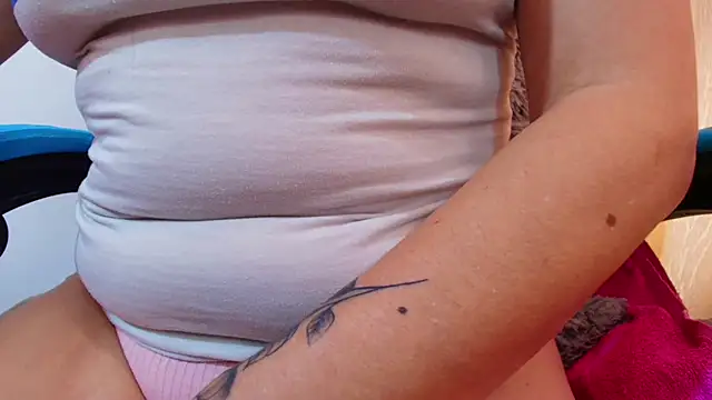 klylls squirt  online show from March 19, 8:02 pm