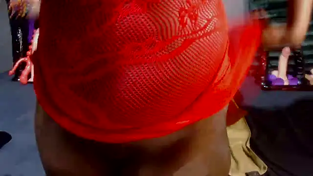 DarkNSpicy4U online show from October 6, 3:37 am