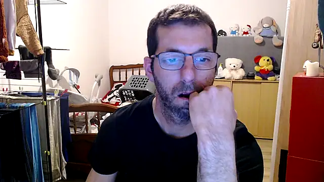 Snapshot of steph19x5 chatting on February 17, 8:26 pm steph19x5 online show from February 17, 8:26 pm