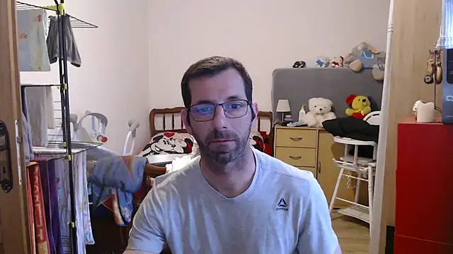 Snapshot of steph19x5 chatting on February 25, 5:04 pm steph19x5 online show from February 25, 5:04 pm