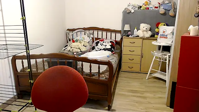 Snapshot of steph19x5 chatting on March 9, 7:12 am steph19x5 online show from March 9, 7:12 am