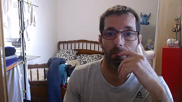 Snapshot of steph19x5 chatting on October 26, 8:42 am steph19x5 online show from October 26, 8:42 am