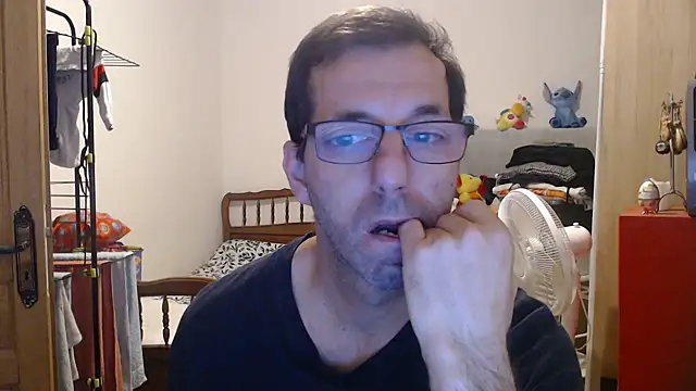 Snapshot of steph19x5 chatting on November 11, 7:19 am steph19x5 online show from November 11, 7:19 am