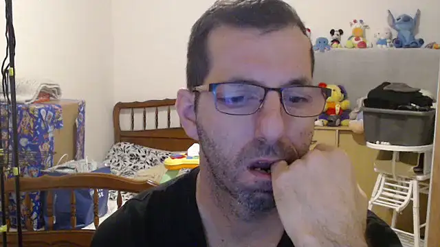 Snapshot of steph19x5 chatting on December 14, 6:52 am steph19x5 online show from December 14, 6:52 am