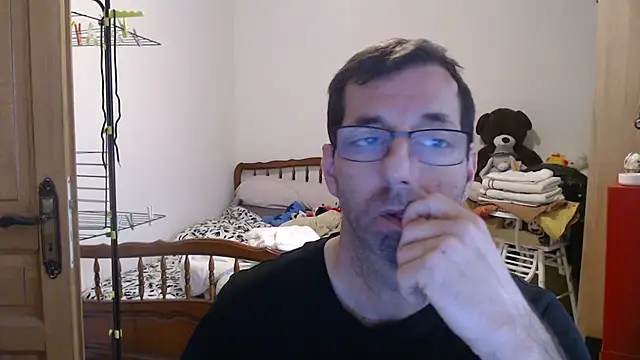 Snapshot of steph19x5 chatting on February 1, 10:03 am steph19x5 online show from February 1, 10:03 am