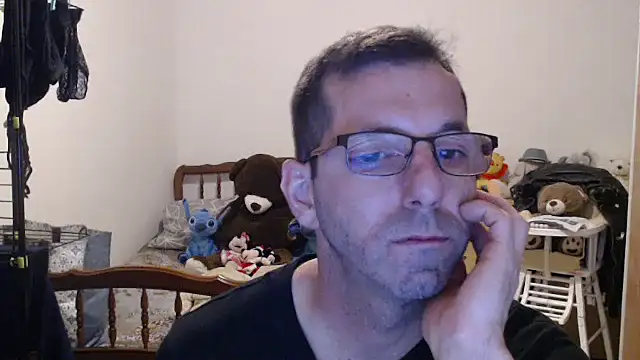 Snapshot of steph19x5 chatting on February 25, 6:28 pm steph19x5 online show from February 25, 6:28 pm