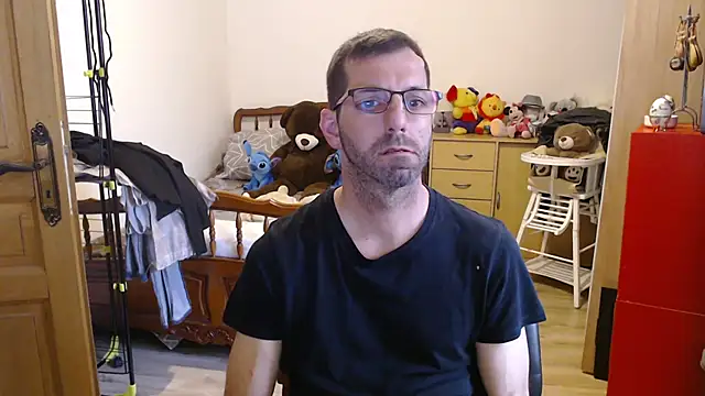 Snapshot of steph19x5 chatting on March 4, 5:08 pm steph19x5 online show from March 4, 5:08 pm