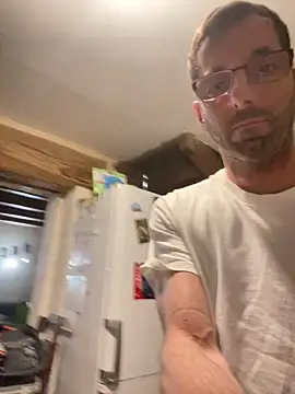 Snapshot of steph19x5 chatting on March 18, 6:33 pm steph19x5 online show from March 18, 6:33 pm