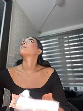 Little Amber6 online show from February 18, 10:03 pm