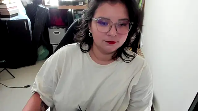 aika-dreams online show from October 11, 1:42 pm