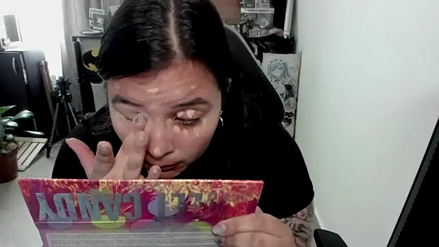 aika-dreams online show from March 18, 1:36 pm