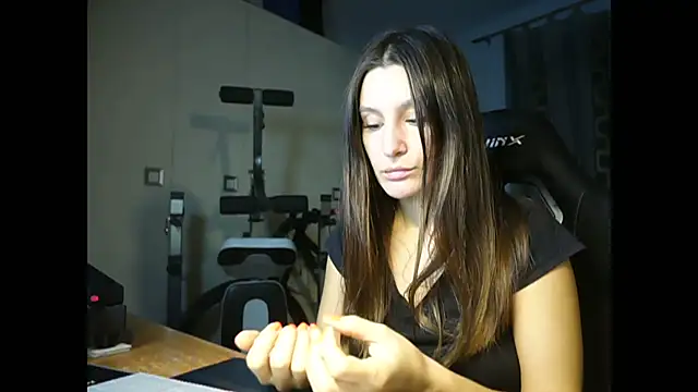 Snapshot of GodlyTheia chatting on December 5, 7:17 pm GodlyTheia online show from December 5, 7:17 pm