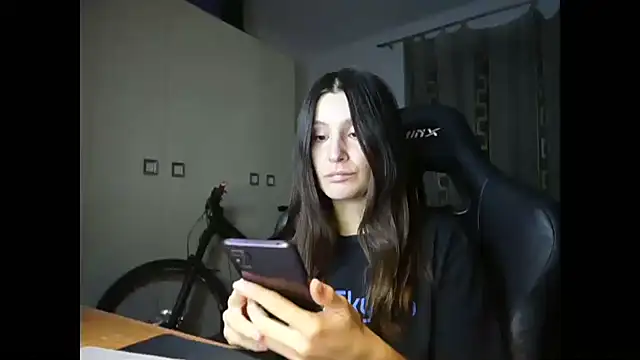 Snapshot of GodlyTheia chatting on December 6, 6:06 pm GodlyTheia online show from December 6, 6:06 pm