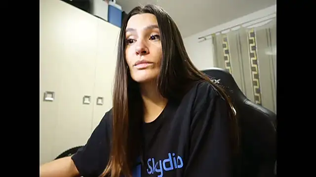 Snapshot of GodlyTheia chatting on December 16, 5:00 pm GodlyTheia online show from December 16, 5:00 pm