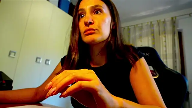 Snapshot of GodlyTheia chatting on October 12, 11:42 am GodlyTheia online show from October 12, 11:42 am