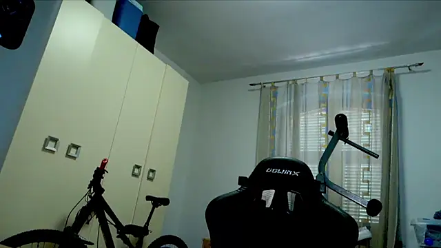 Snapshot of GodlyTheia chatting on November 10, 12:37 pm GodlyTheia online show from November 10, 12:37 pm