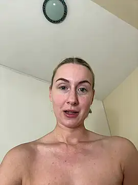 CutieEmy online show from December 31, 3:31 pm