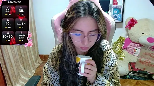 Maggie Fox3 online show from January 21, 1:50 am