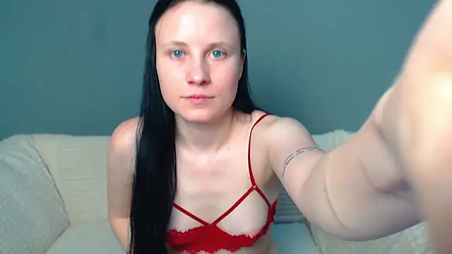 Snapshot of VikiKelt chatting on February 15, 6:33 am VikiKelt online show from February 15, 6:33 am