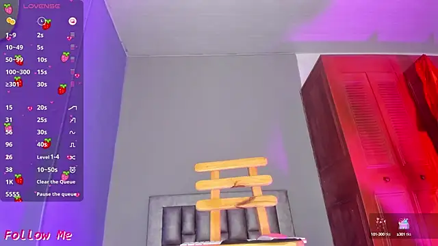 perla hott1 online show from December 7, 9:00 pm