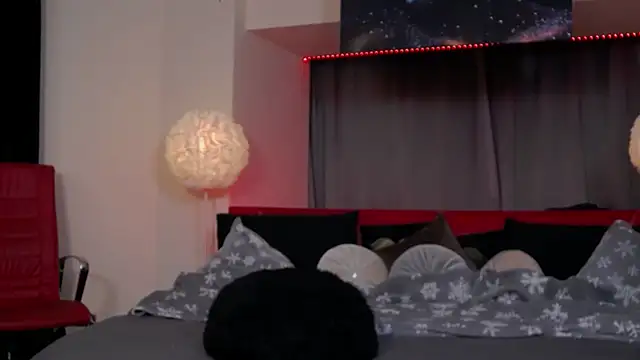 Larissa K online show from January 22, 5:06 pm