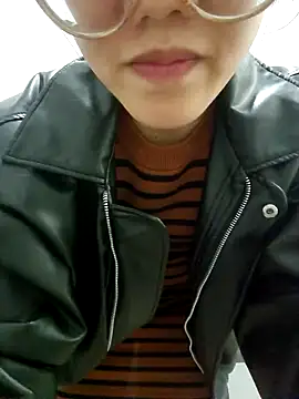 HinaLovely online show from December 31, 10:48 am