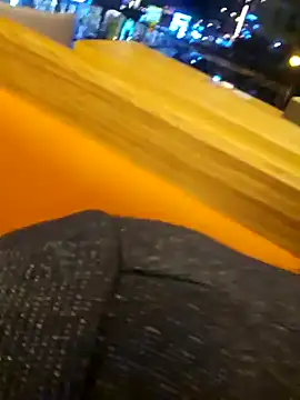 HinaLovely online show from January 4, 12:05 pm