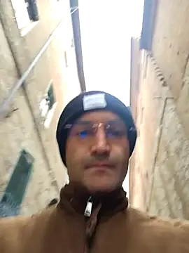 Snapshot of enricso chatting on January 15, 1:37 pm enricso online show from January 15, 1:37 pm