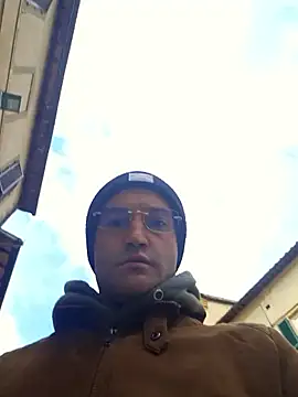 Snapshot of enricso chatting on February 1, 2:15 pm enricso online show from February 1, 2:15 pm